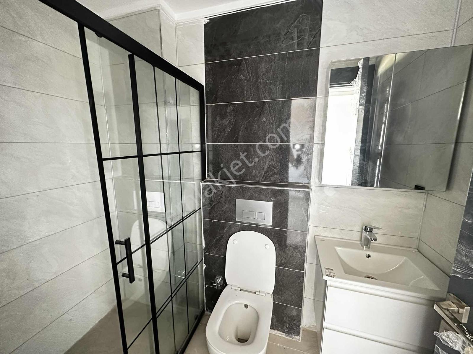 Denize Yakın Lüks Sitede Sıfır 2+1 Daire - Görsel 3