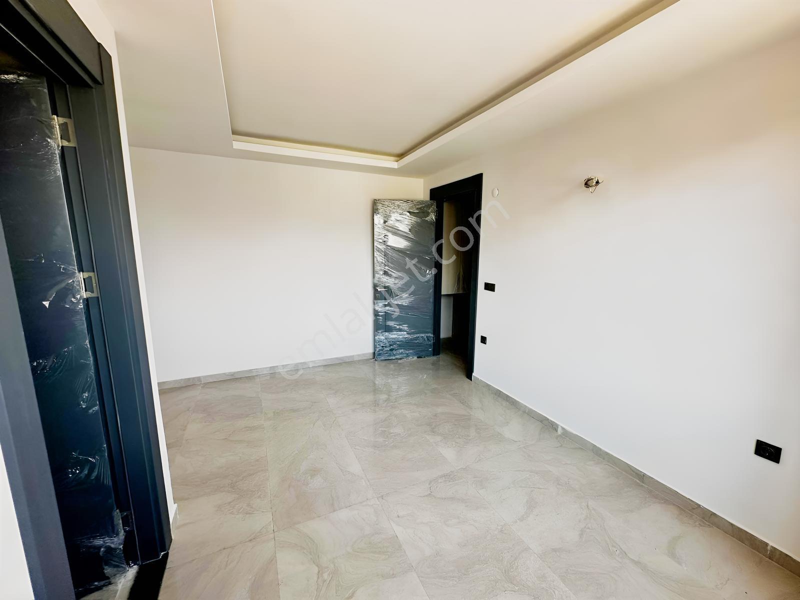 Denize Yakın Lüks Sitede Sıfır 2+1 Daire - Görsel 2