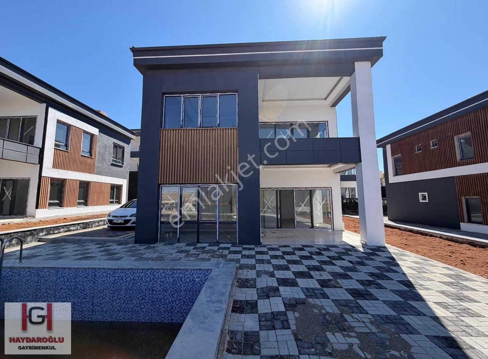 Mimar Sinan'da Site İçi Bireysel Havuzlu 4+1 Satılık Villa - Görsel 3