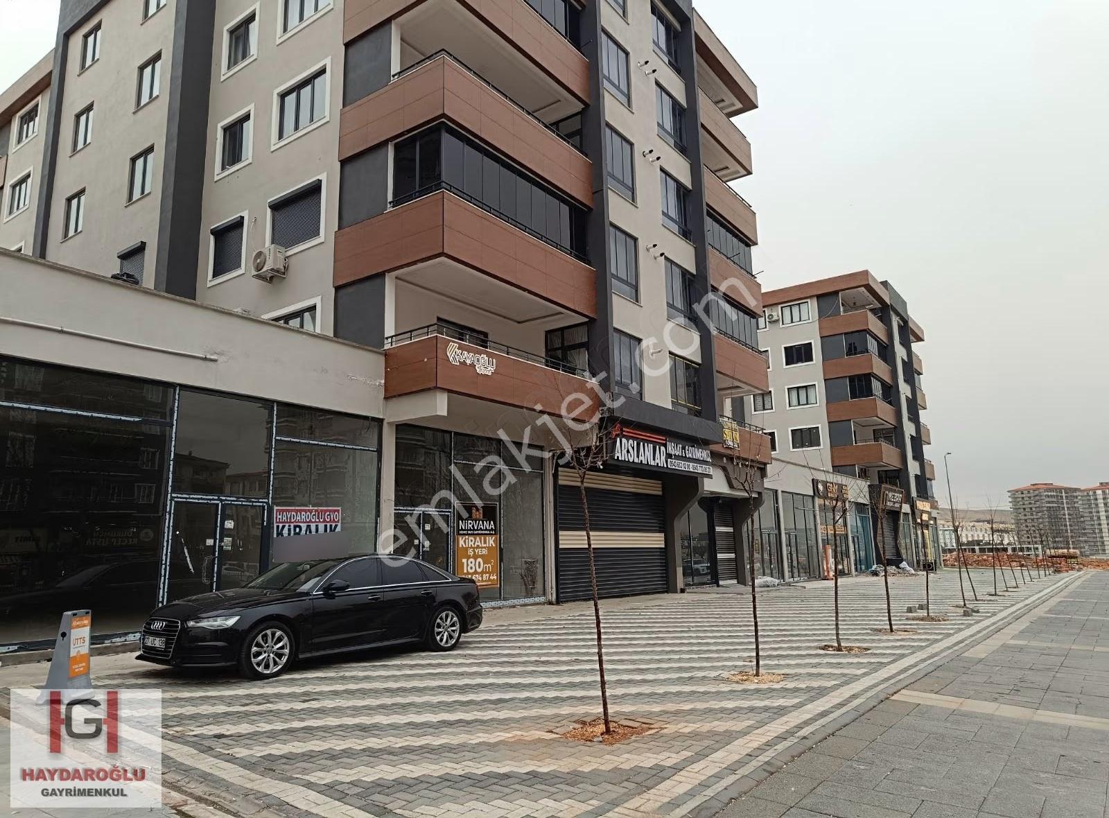 Gaziantep Karacaahmet Ana Caddede Geniş Cepheli Kiralık Dükkan - Görsel 2