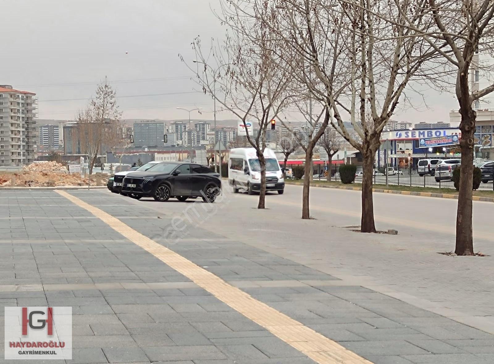 Gaziantep Karacaahmet Ana Caddede Geniş Cepheli Kiralık Dükkan - Görsel 3