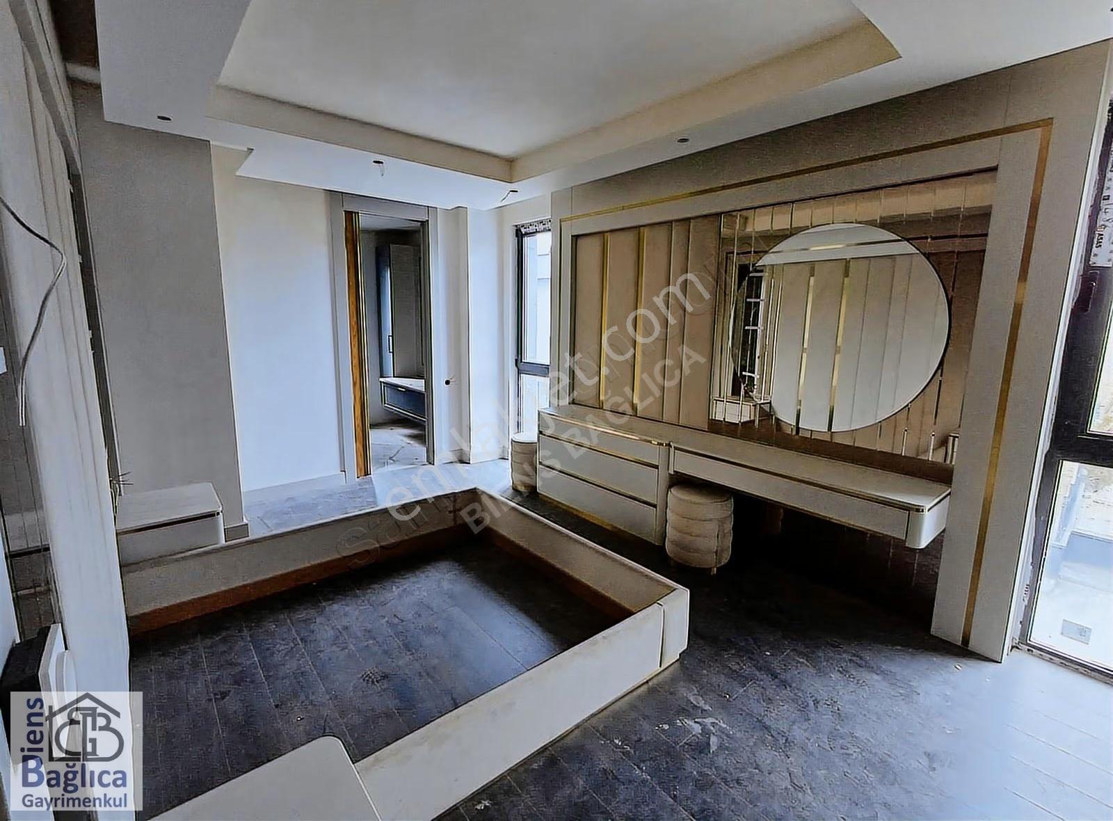 Bağlıcada Yüksek Tavan Salonlu 4+1 Villa - Görsel 23