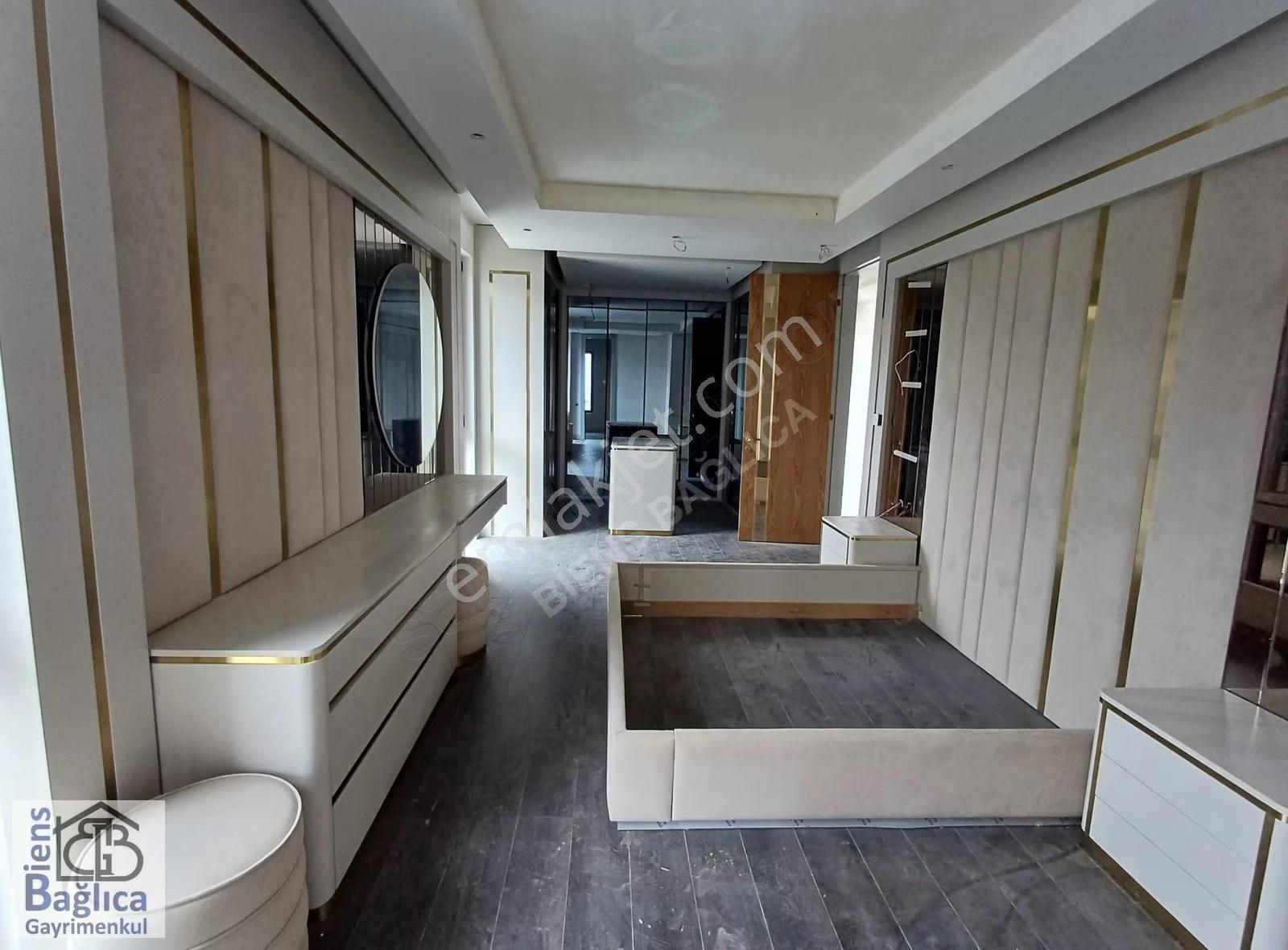 Bağlıcada Yüksek Tavan Salonlu 4+1 Villa - Görsel 27