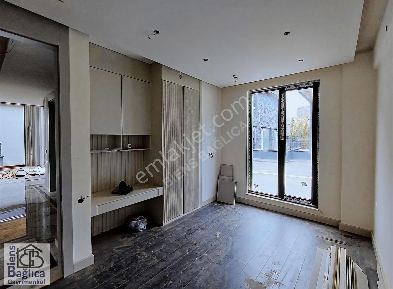 Bağlıcada Yüksek Tavan Salonlu 4+1 Villa - Görsel 20