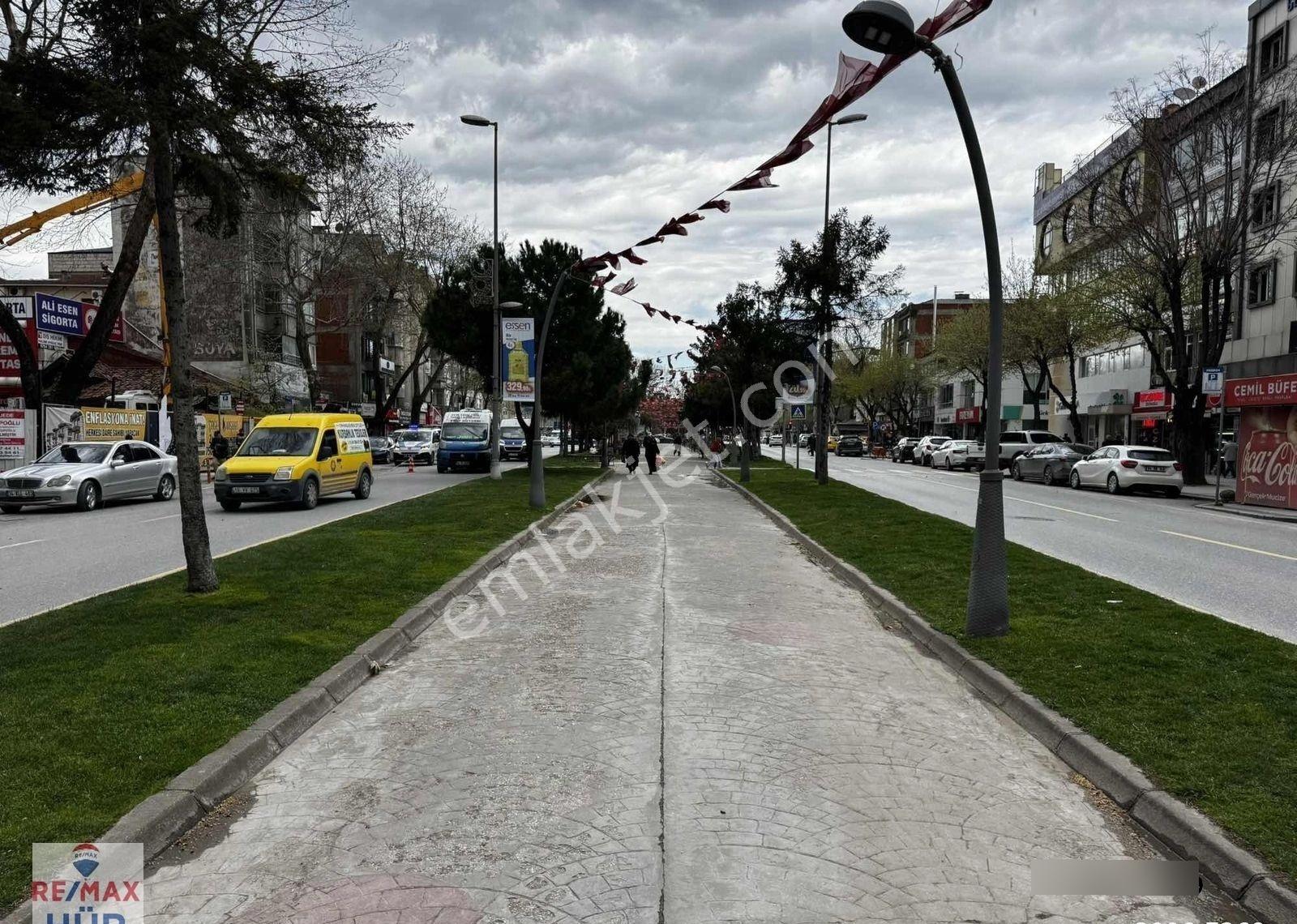Re/max Hür Adapazarı Atatürk Bulvarında Prestijli Satılık Ofis - Görsel 5