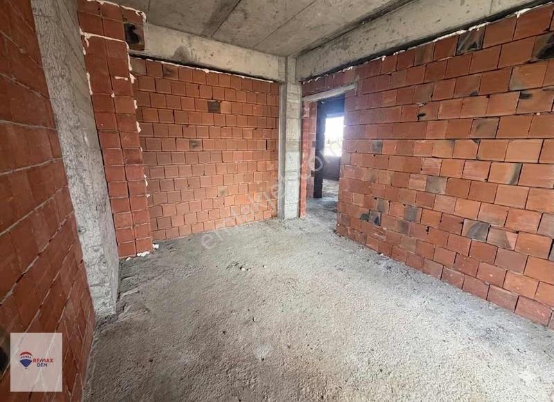 Remax Dem'den Cumhuriyet Mahallesinde 2 +1 Satılık Daire - Görsel 19