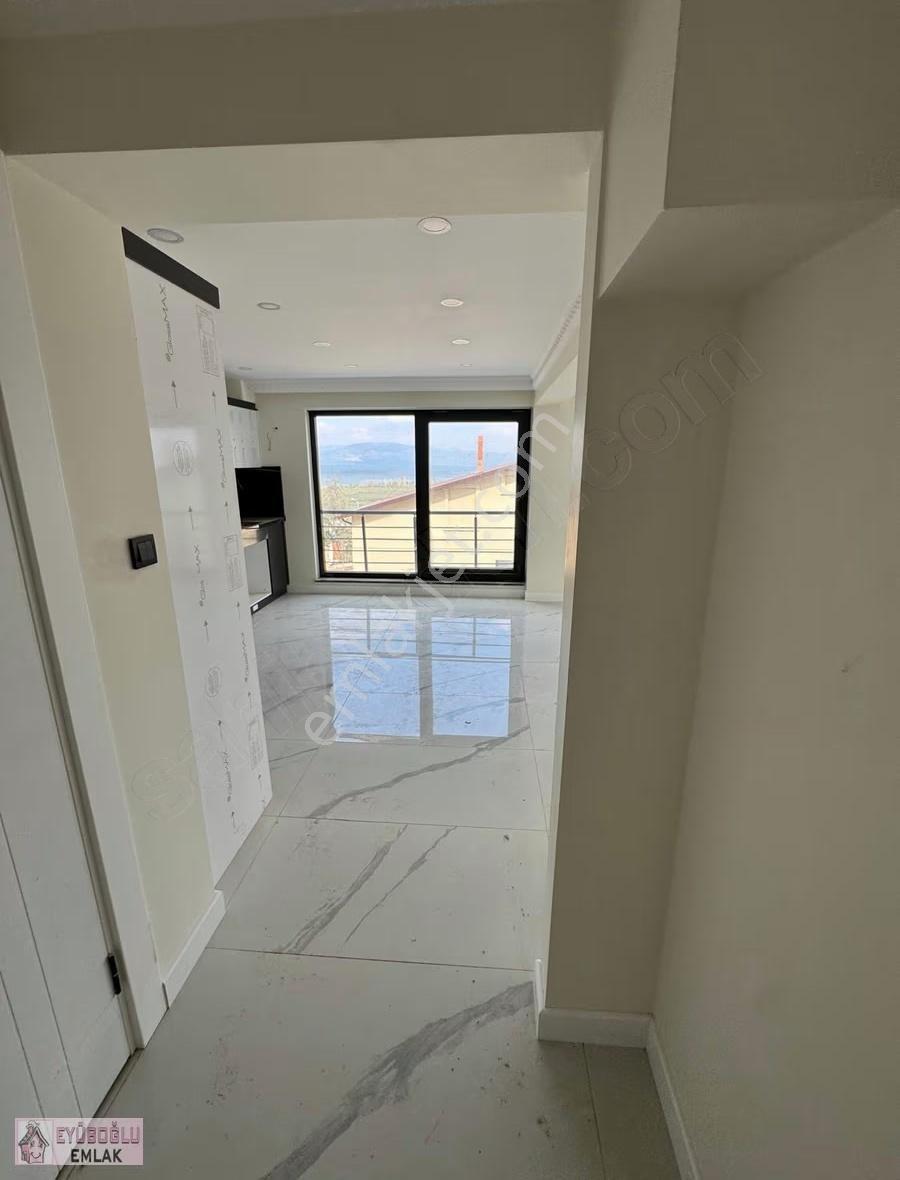 İznik Gölü Manzaralı 4 Katlı Müstakil Havuzlu İkiz Villa 220 M2 - Görsel 23