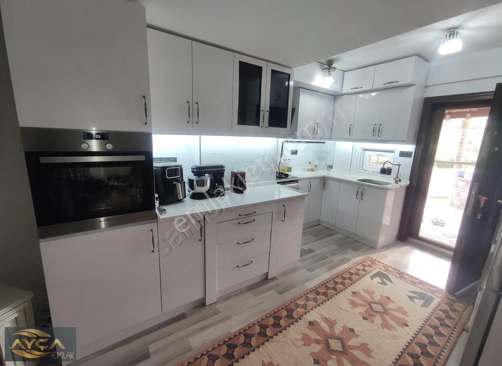 Fırsat Denize Sıfır Sitede Ayçadan Sat. 4+1 Bakımlı Lüks Villa - Görsel 18