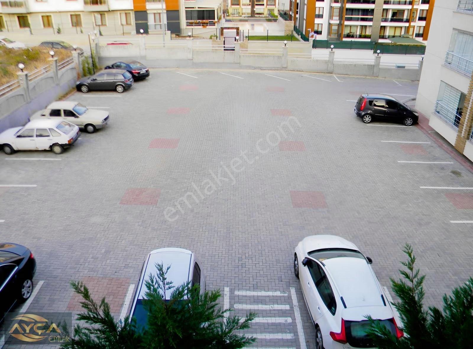 Donanımlı Sitede Ayçadan Satılık Geniş Kullanımlı Daire - Görsel 19