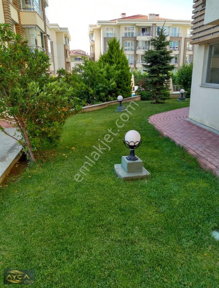 Donanımlı Sitede Ayçadan Satılık Geniş Kullanımlı Daire - Görsel 18