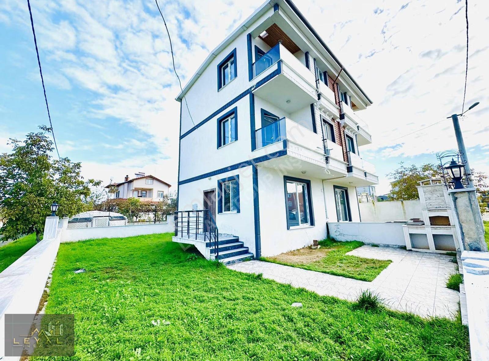 Leyal// Merkezi Konumda Köşe Başı 4+1 İskanlı Yazlık Güney Cephe - Görsel 29