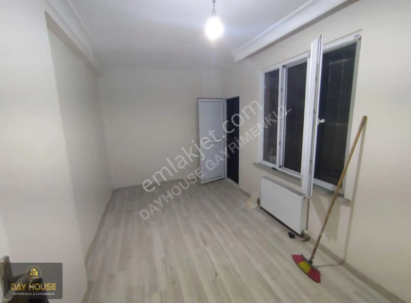 Esentepe Mahallesinde Satılık 8 Yaşında Asansörlü Bahçe Kat - Görsel 5