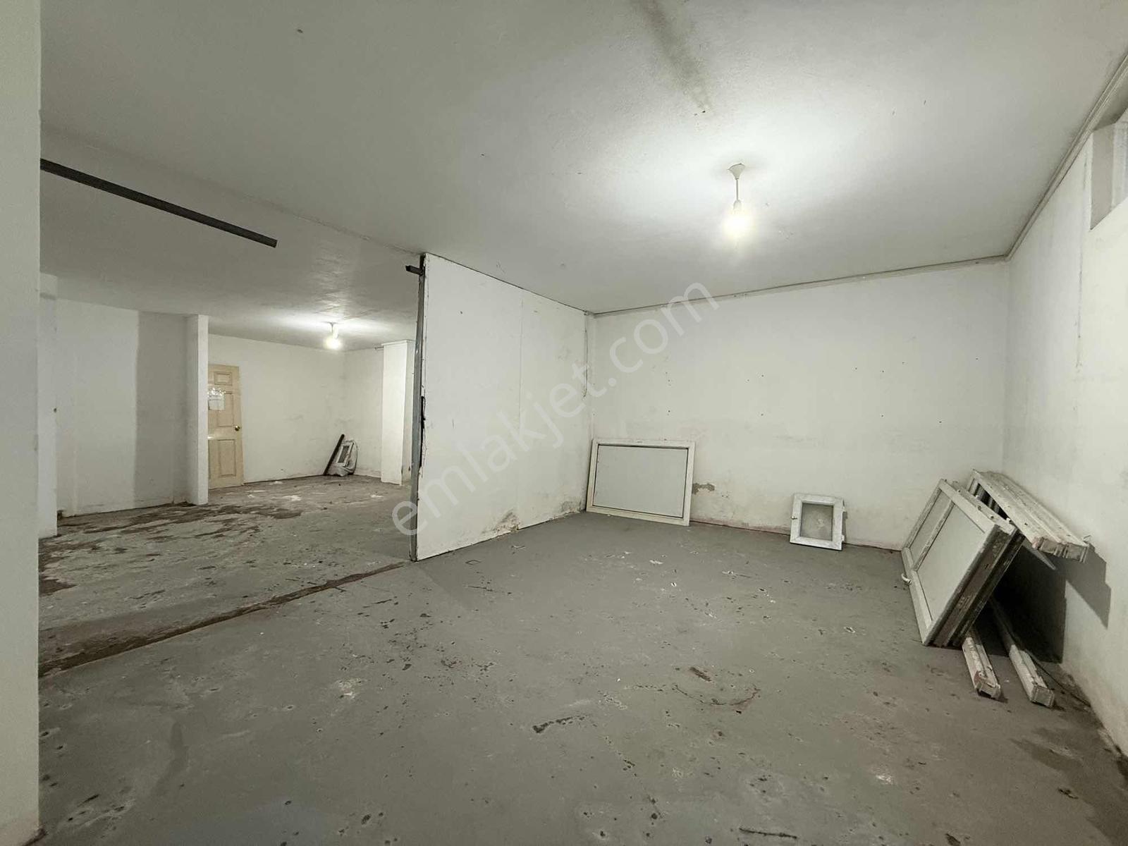 İbrahim Ağa Caddesinde Kiralık 240 M² İki Katlı Depolu İş Yeri - Görsel 20