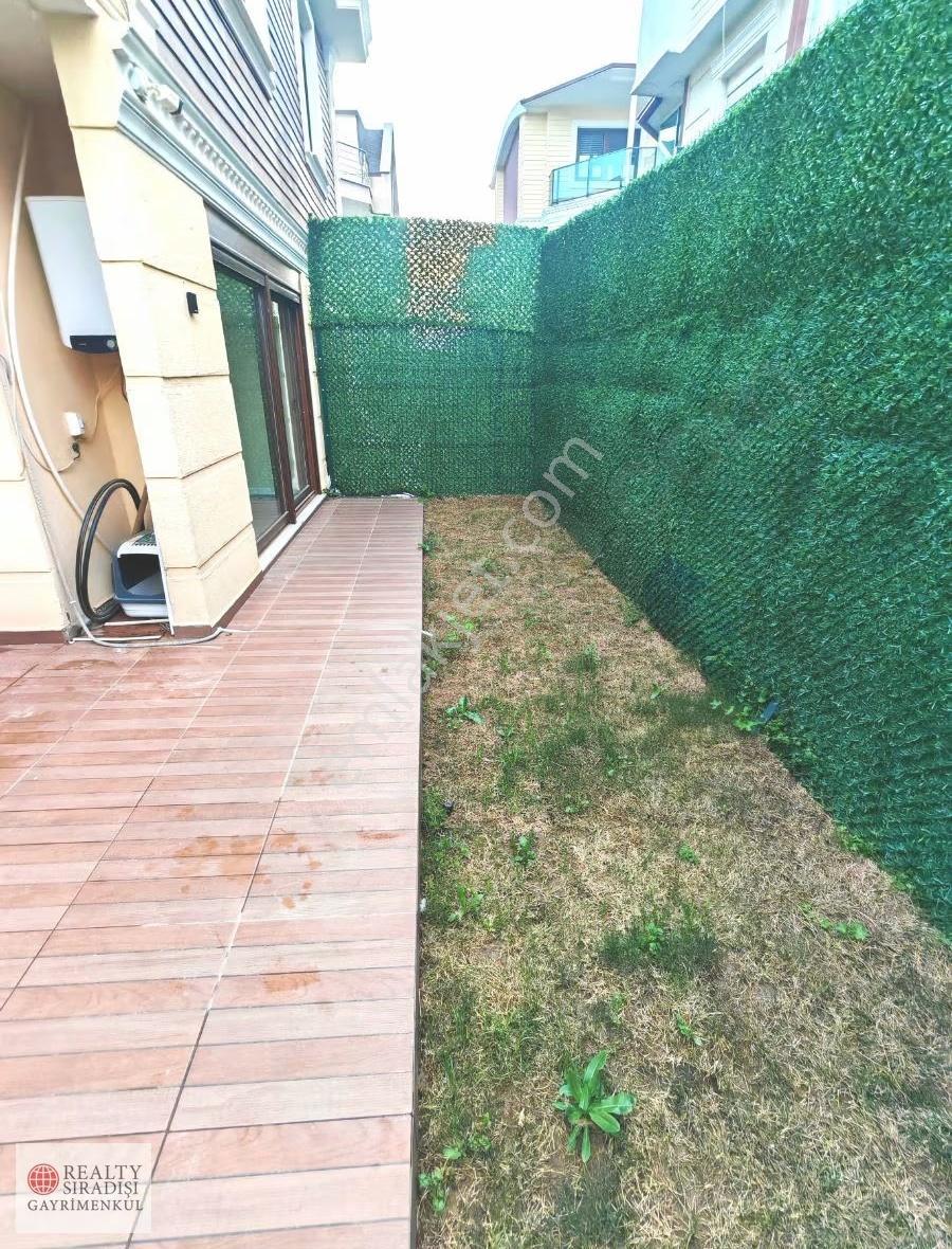 Altıntaş Cenk Onurkent Sitesinde Triplex Havuzlu Villa - Görsel 16