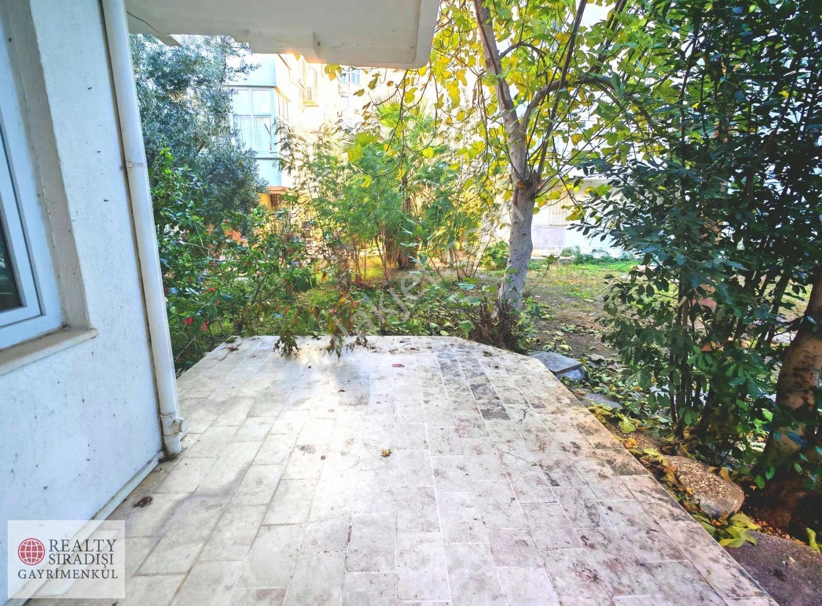 Örnekköyde Denize Yakın Sitede Kendi Bahçesi Olan Villa - Görsel 3