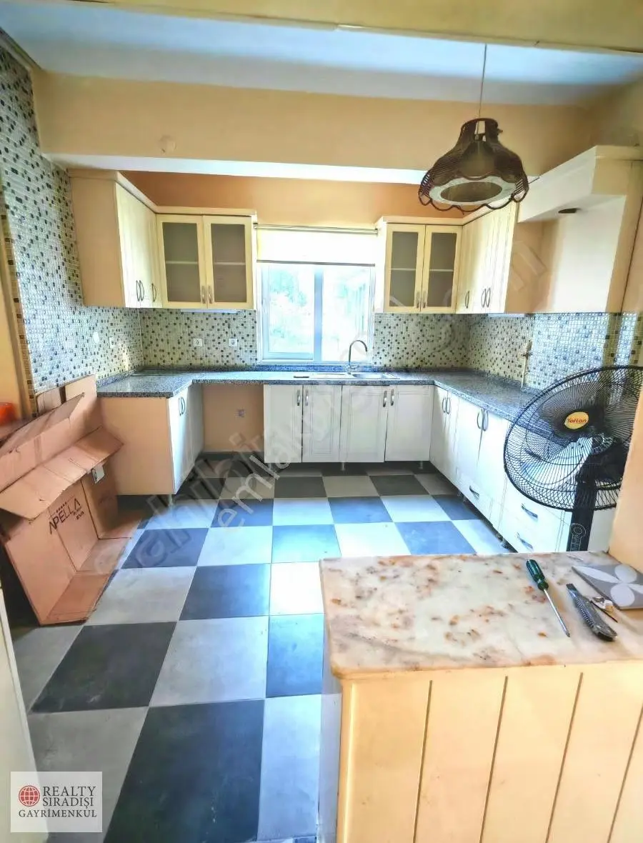 Örnekköyde Denize Yakın Sitede Kendi Bahçesi Olan Villa - Görsel 2
