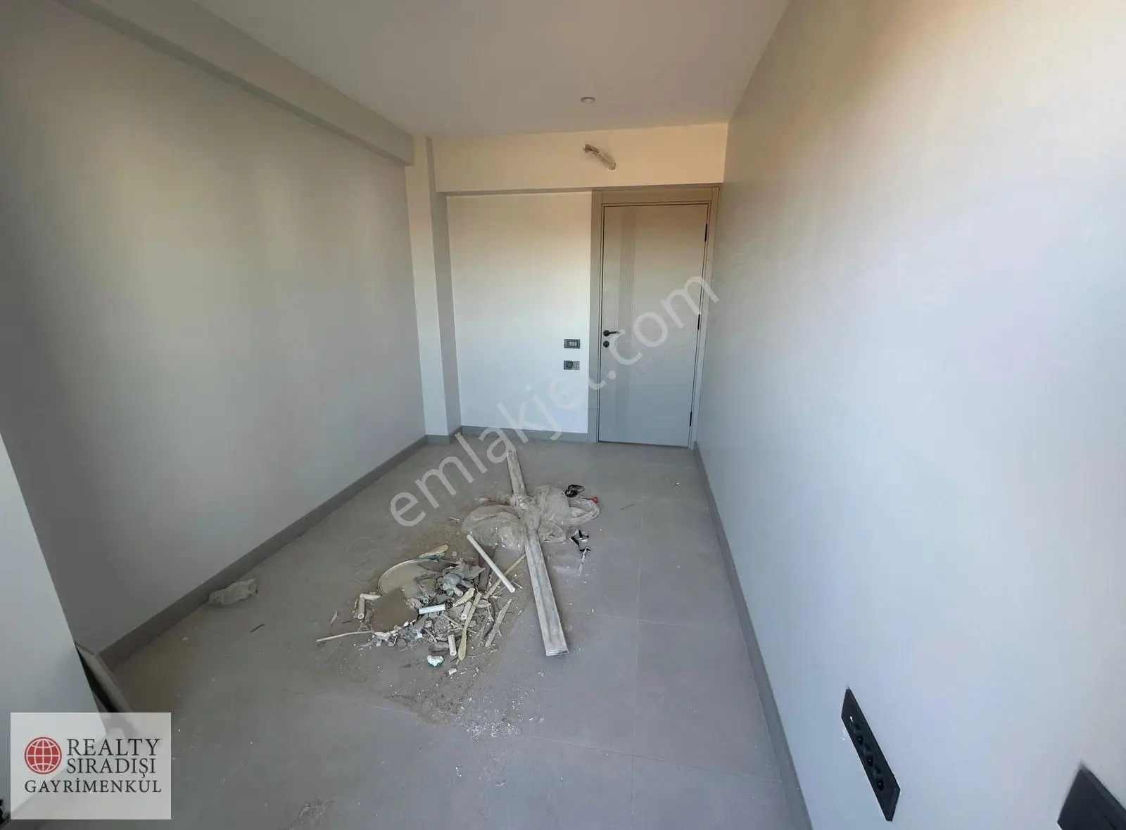 Kemerağzında Vatandaşlığa Uygun, Müstakil Havuzlu Lüks 4+1 Villa - Görsel 2