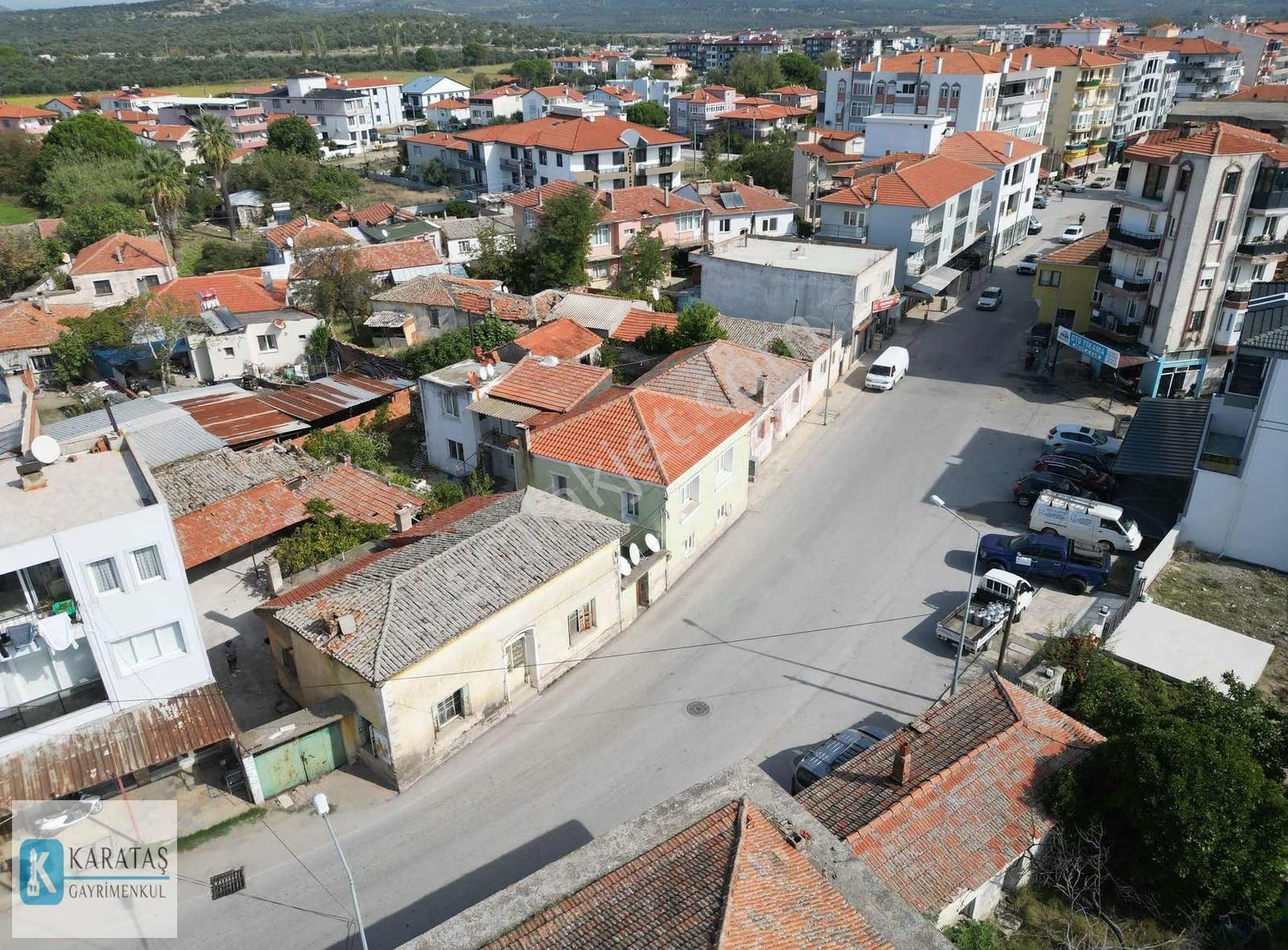 Altınova Merkez'de İşlek Cadde Üzerinde Bahçeli Müstakil Taş Ev - Görsel 30