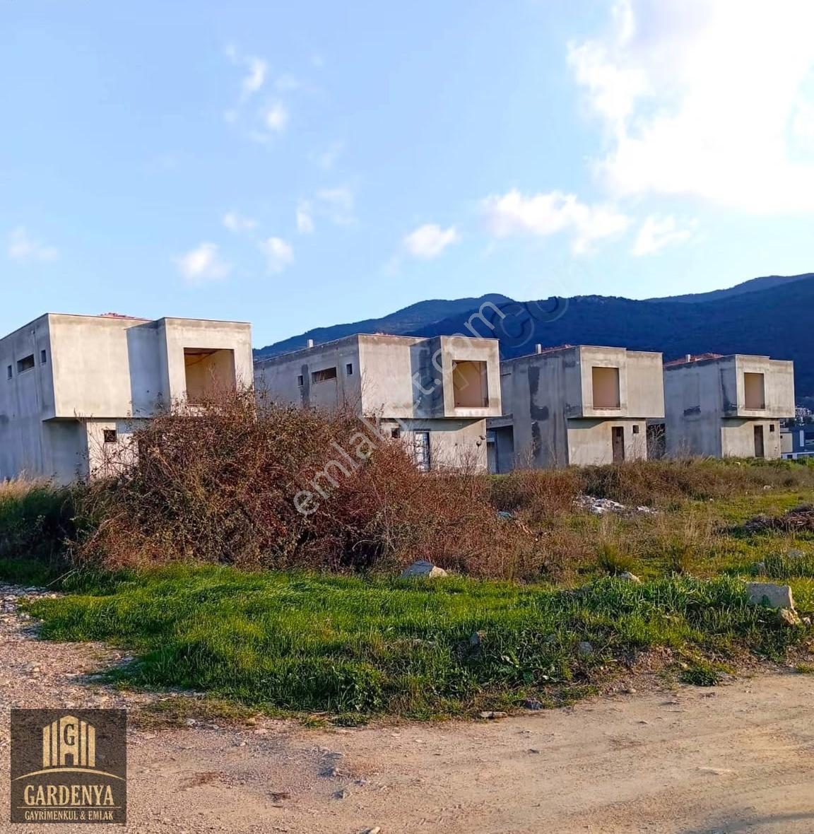 Kuşadası Güzelçamlı'da Satılık Villa İmarlı Arsa