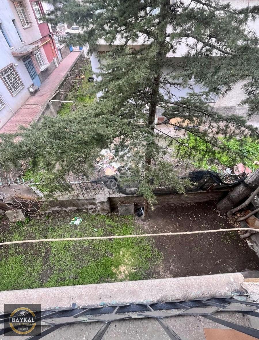 Baykal'dan Mevlana Mahallesi'nde İki Katlı Bahçeli Müstakil Ev - Görsel 8
