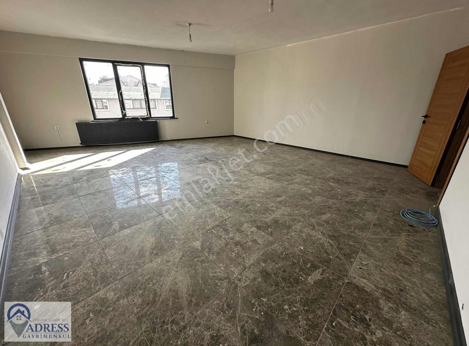 Natoyolu Caddesinde 230 Metrekare Kiralık Ofis Katı - Görsel 10