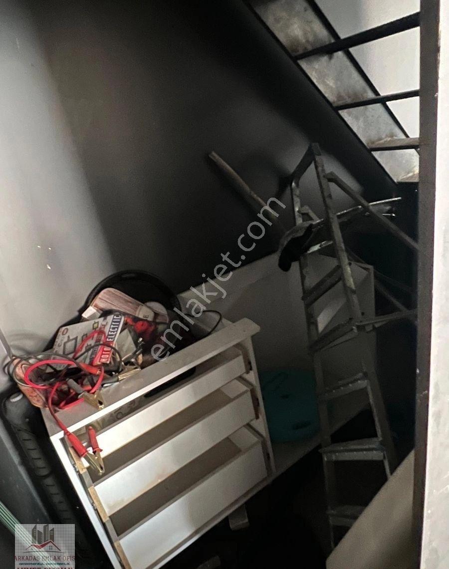 Arkadaş Emlaktan Galericiler Sitesinde 2 Katlı Kiralık Dükkan - Görsel 24