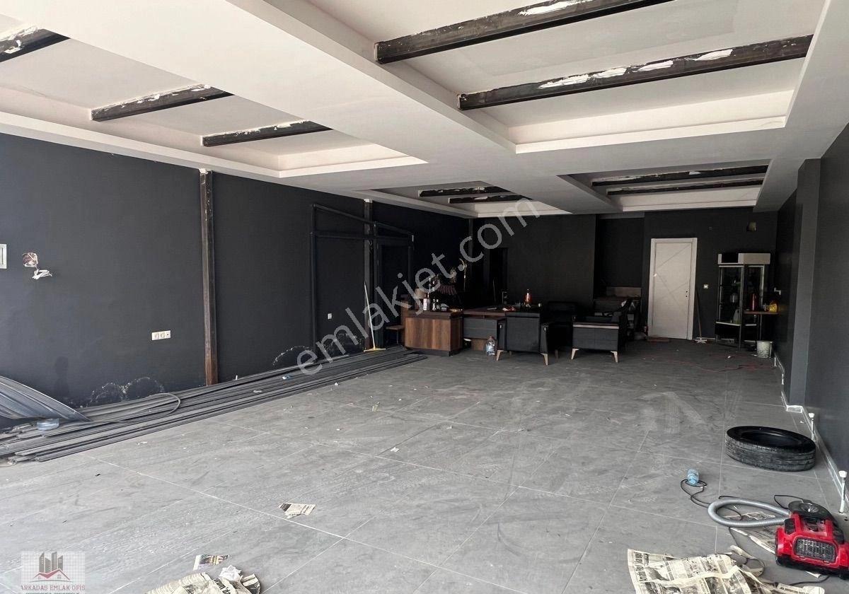 Arkadaş Emlaktan Galericiler Sitesinde 2 Katlı Kiralık Dükkan - Görsel 26