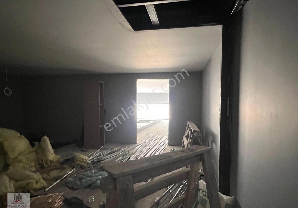Arkadaş Emlaktan Galericiler Sitesinde 2 Katlı Kiralık Dükkan - Görsel 5