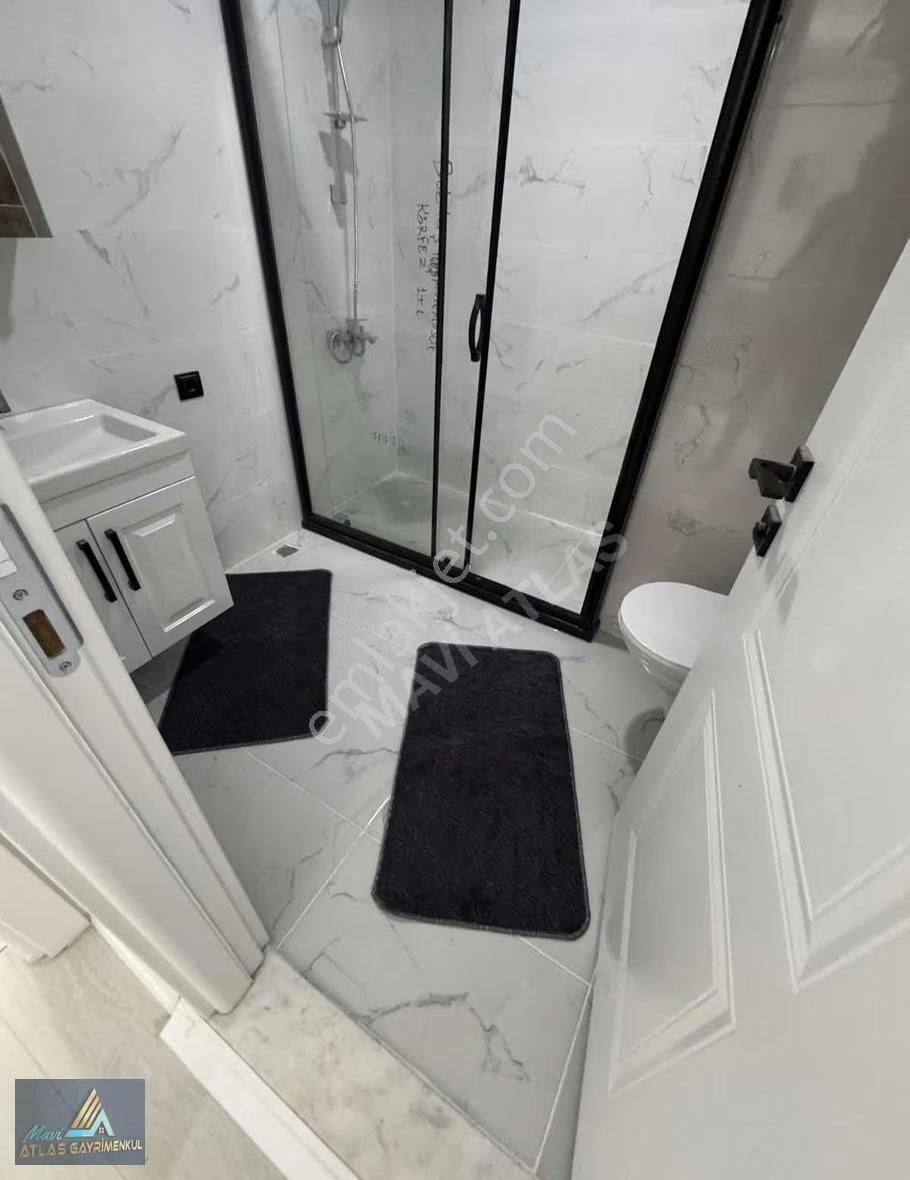 Körfez Tramvay Durağında Kiralık Lüks 1+1 Daire - Görsel 11