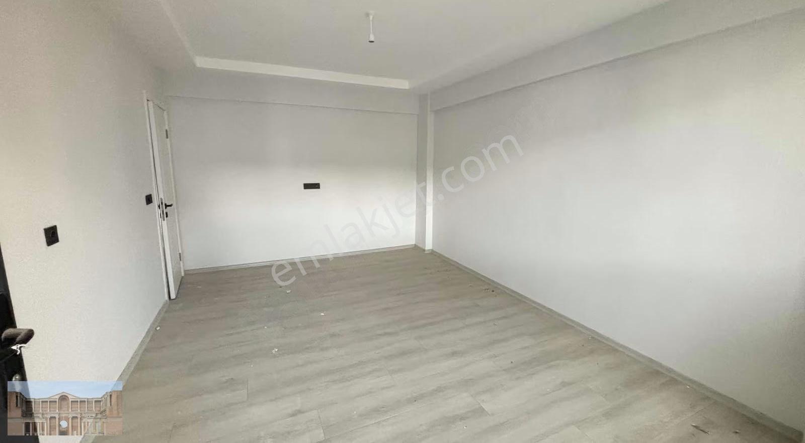Yeşilyurt Da Cadde Üzeri Kiralık 2+1 Daire - Görsel 22