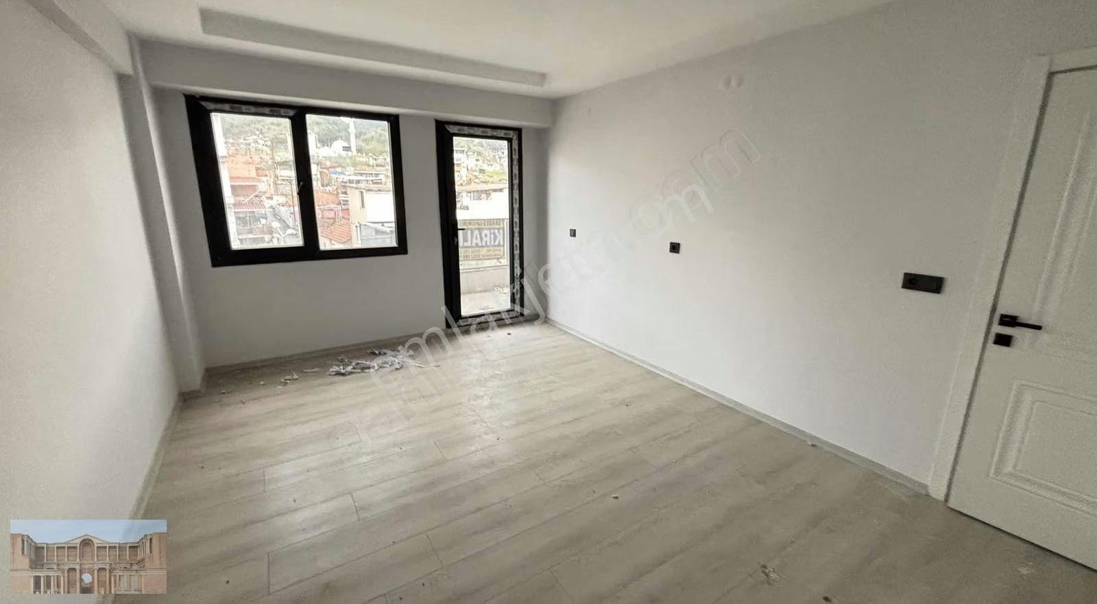 Yeşilyurt Da Cadde Üzeri Kiralık 2+1 Daire - Görsel 21