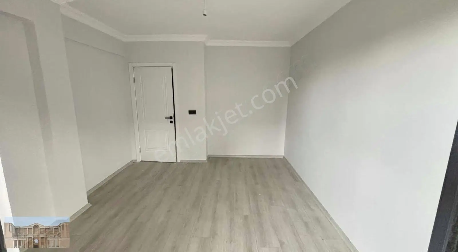Yeşilyurt Da Cadde Üzeri Kiralık 2+1 Daire - Görsel 6