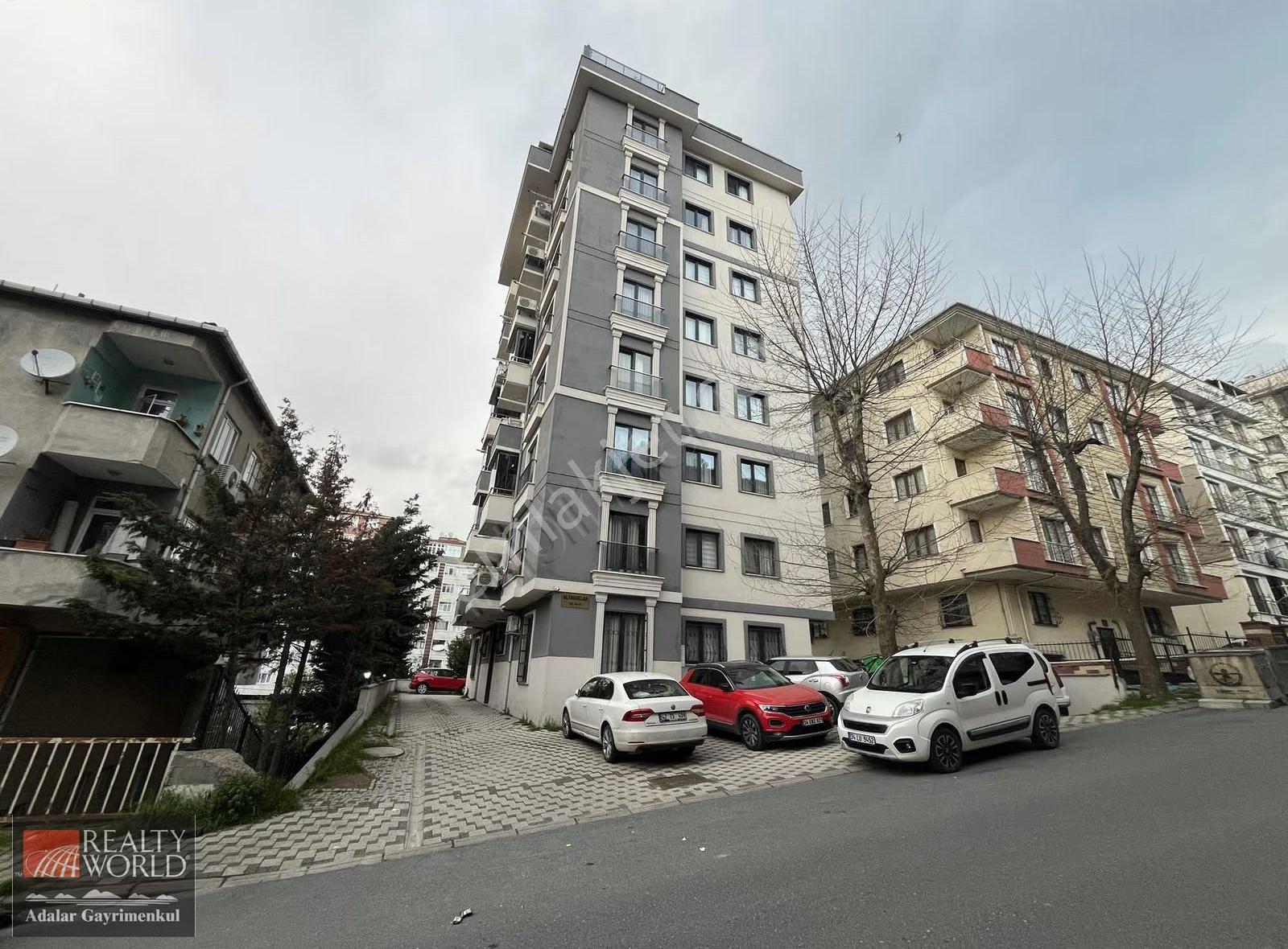 Maltepe Zümrütevler Mah Nil Cad Deniz Manzaralı Satılık 2+1