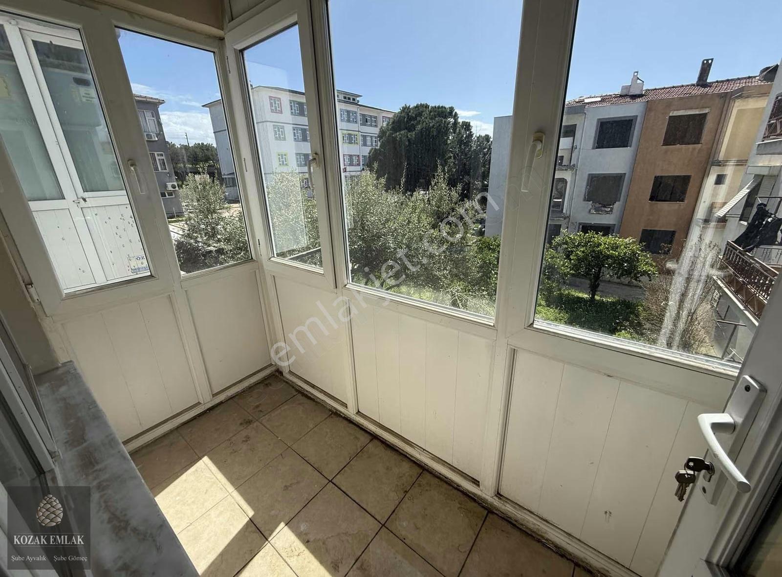 Ayvalık Aliçetinkayada Satılık 3 Artı 1 Kaloriferli Daire - Görsel 12