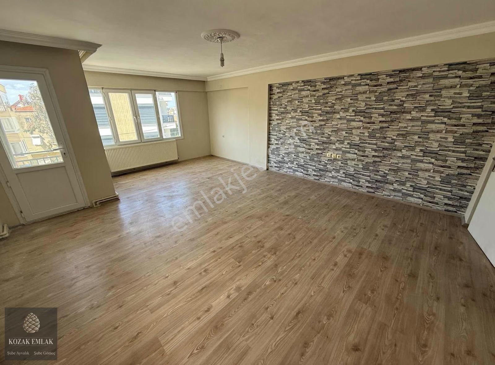 Ayvalık Aliçetinkayada Satılık 3 Artı 1 Kaloriferli Daire - Görsel 11