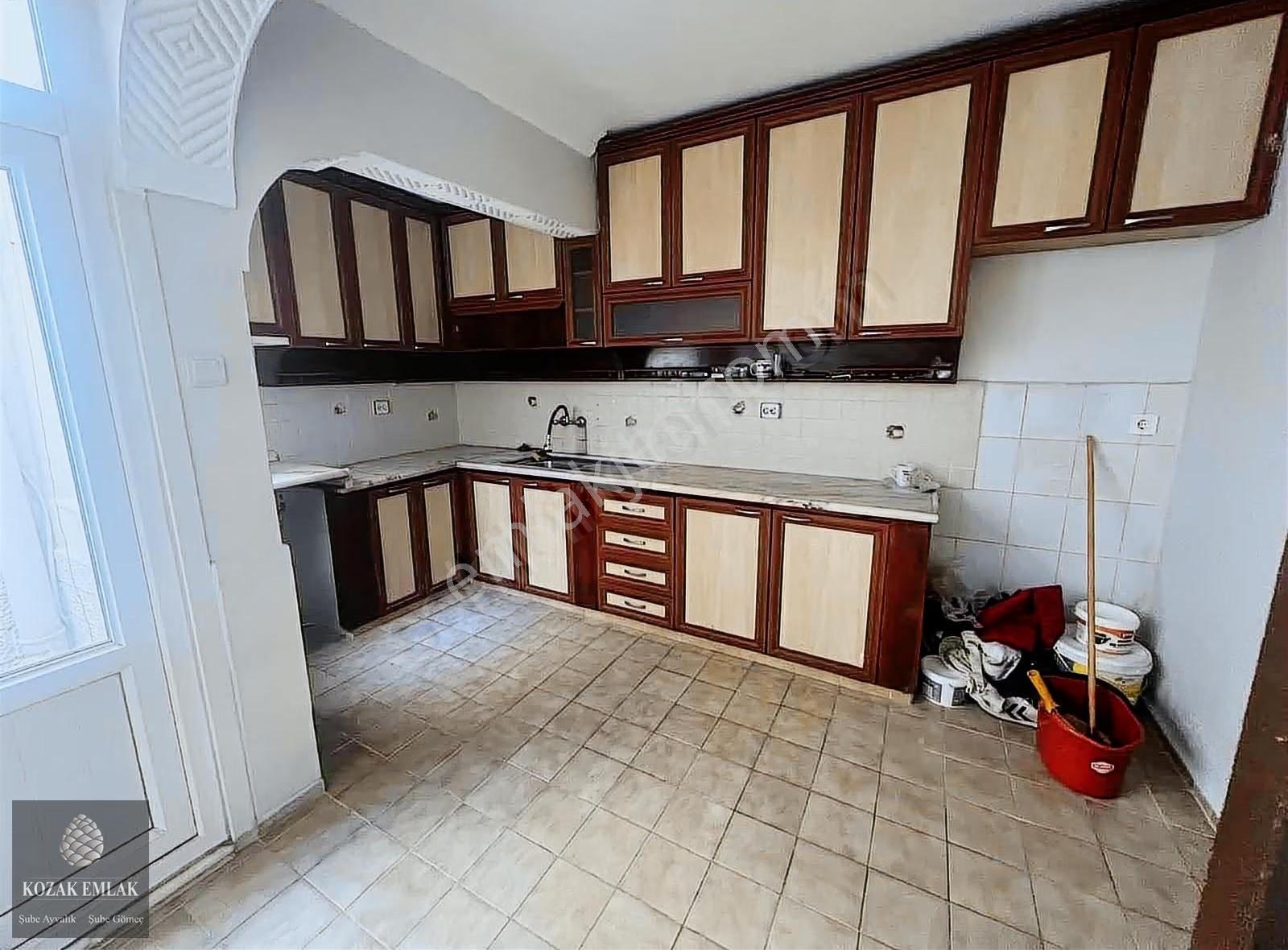 Ayvalık Merkezde Kiralık 6oda 1 Salon Komple Bina - Görsel 18