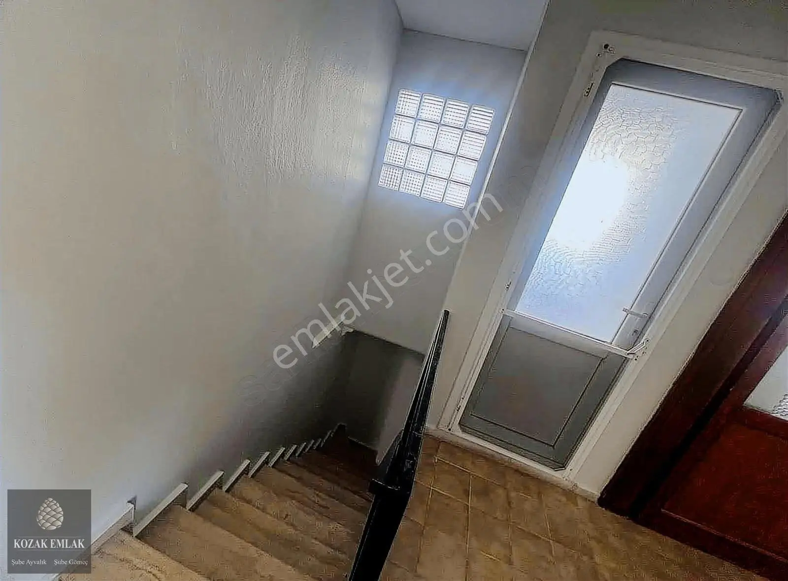 Ayvalık Merkezde Kiralık 6oda 1 Salon Komple Bina - Görsel 5