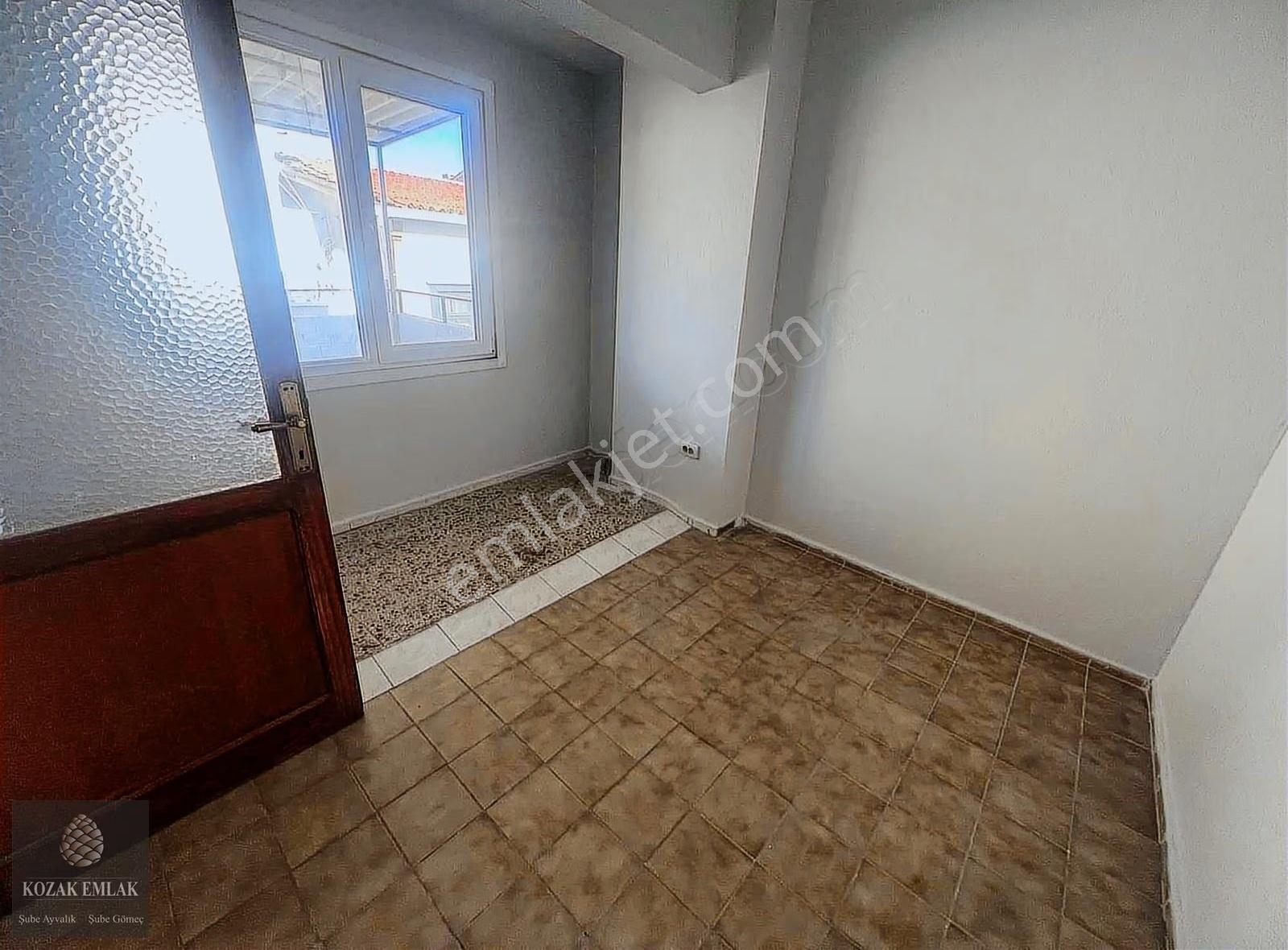 Ayvalık Merkezde Kiralık 6oda 1 Salon Komple Bina - Görsel 12