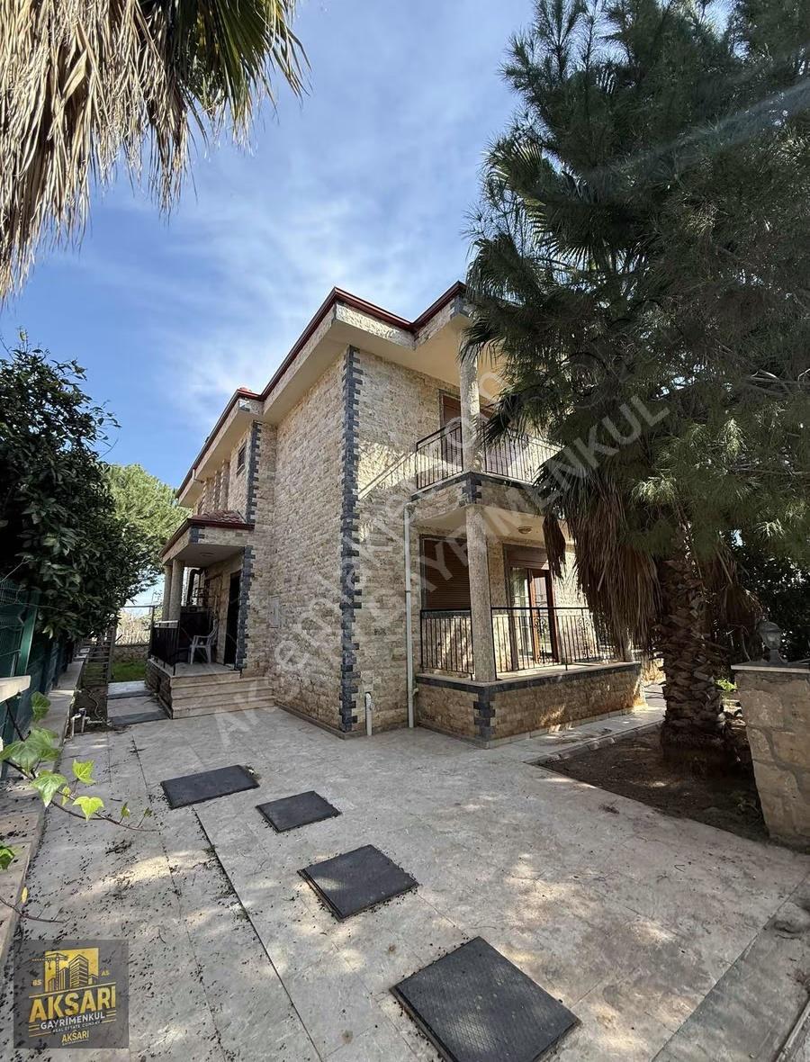 Döşemealtı Düzlerçamın'da Çok Geniş 6+2 Kiralık Villa