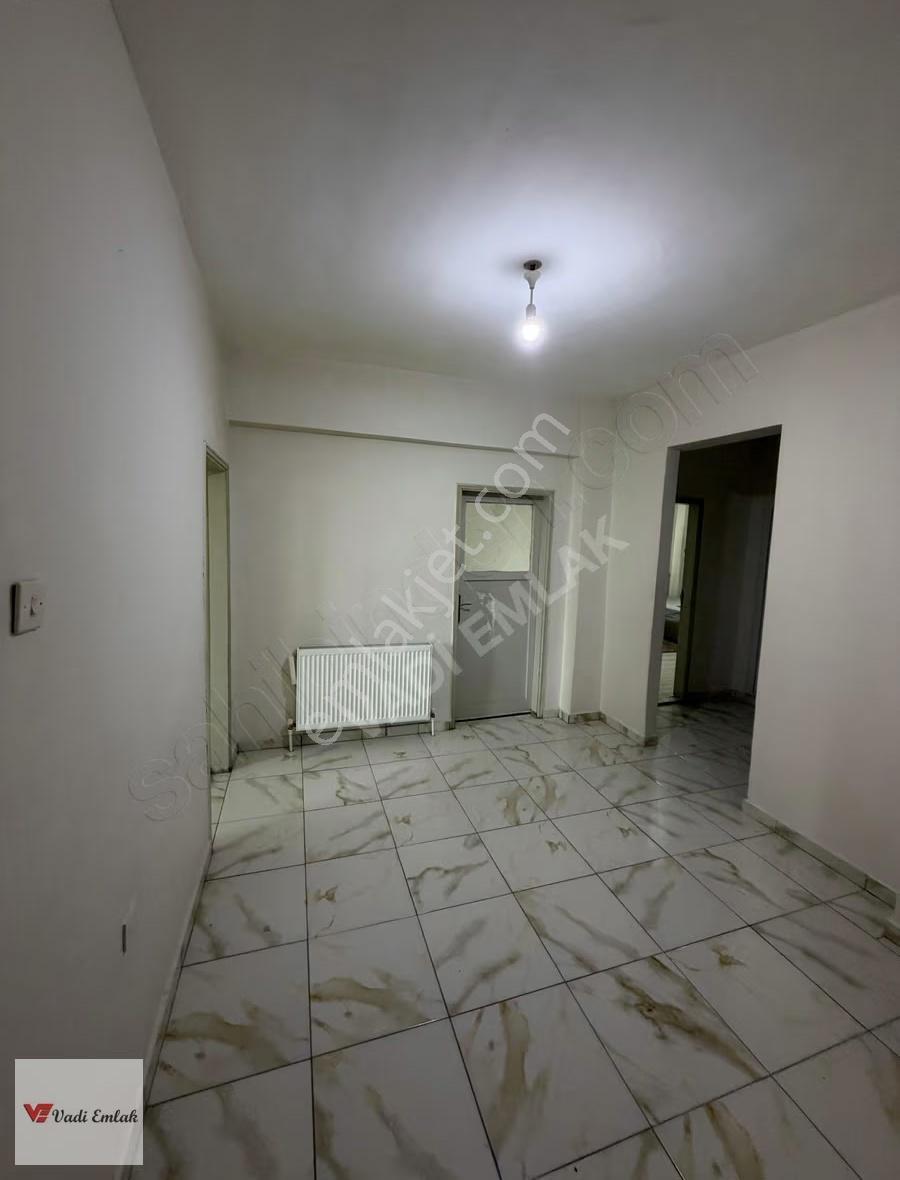 Bahçelievler Mahallesinde Eşyalı 2+1 Kiralık Daire | Vadi Emlak - Görsel 2