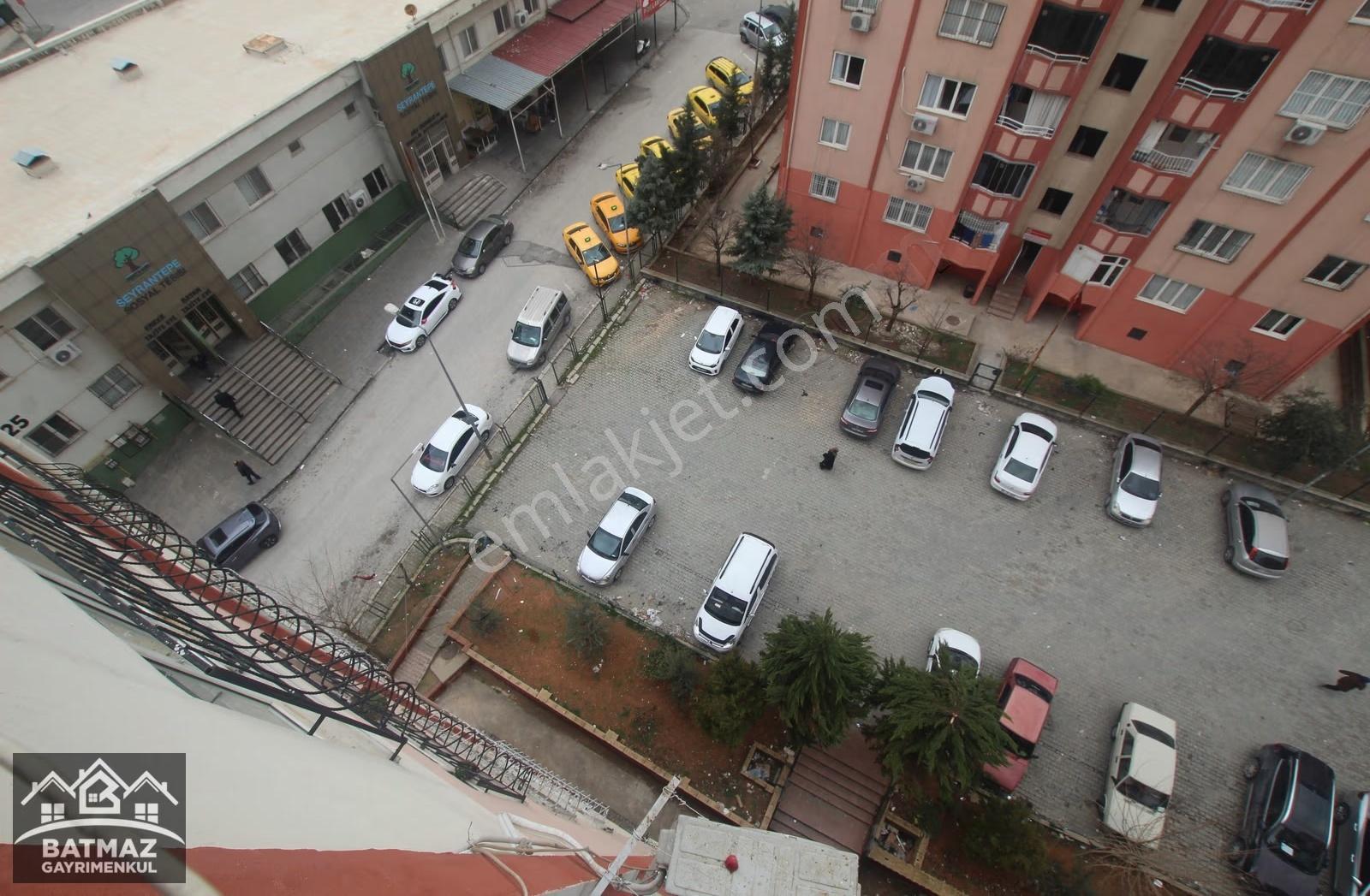 Seyrantepe'de Satılık ( 3+1) Daire
