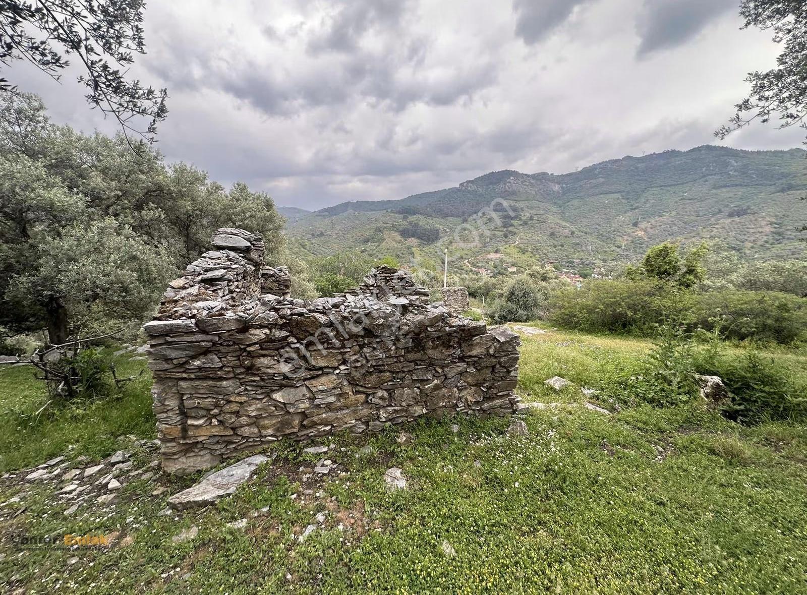Akyurt Köy İçi Arsa! Tapuda Bahçeli Taş Ev Geçen Arsa