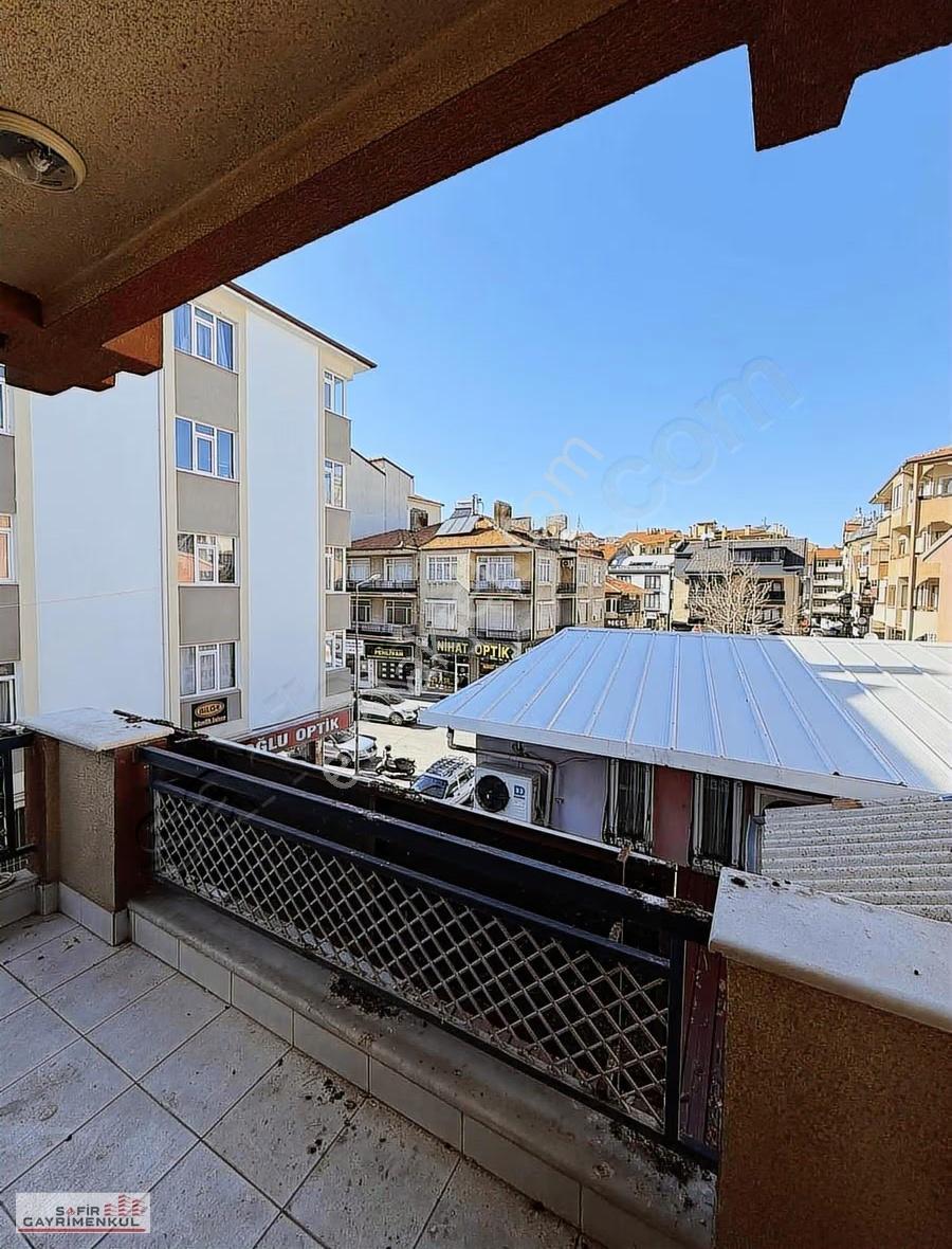 Eski Hastane Caddesi Yeni Isbü Üniversitesi Yolunda Kiralık Ofis - Görsel 2