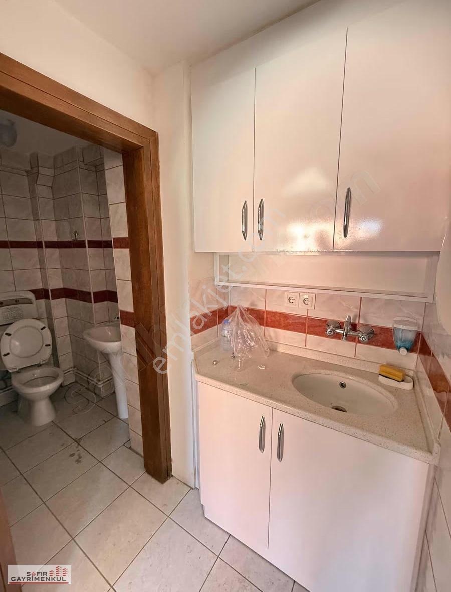 Eski Hastane Caddesi Yeni Isbü Üniversitesi Yolunda Kiralık Ofis - Görsel 7