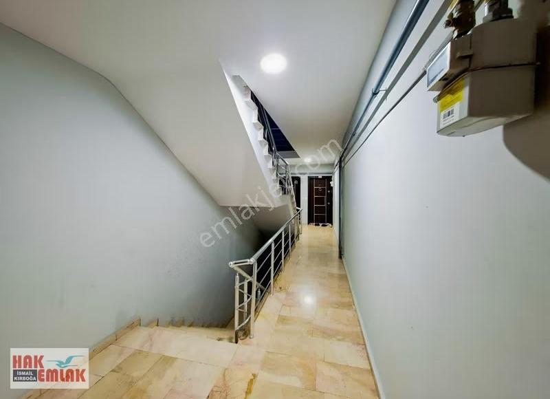 Hak Emlak'tan Körpeşler Mah.de Kiralık 5+1 Teraslı Dubleks Daire - Görsel 31