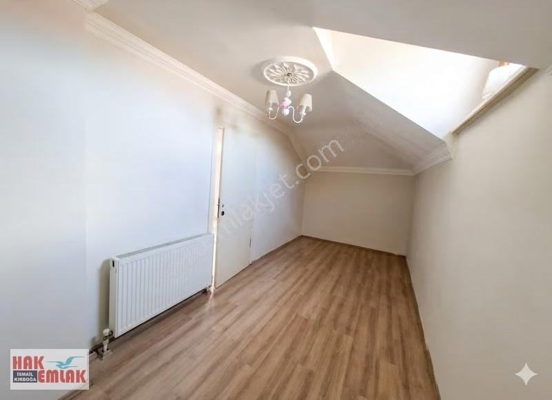 Hak Emlak'tan Körpeşler Mah.de Kiralık 5+1 Teraslı Dubleks Daire - Görsel 8