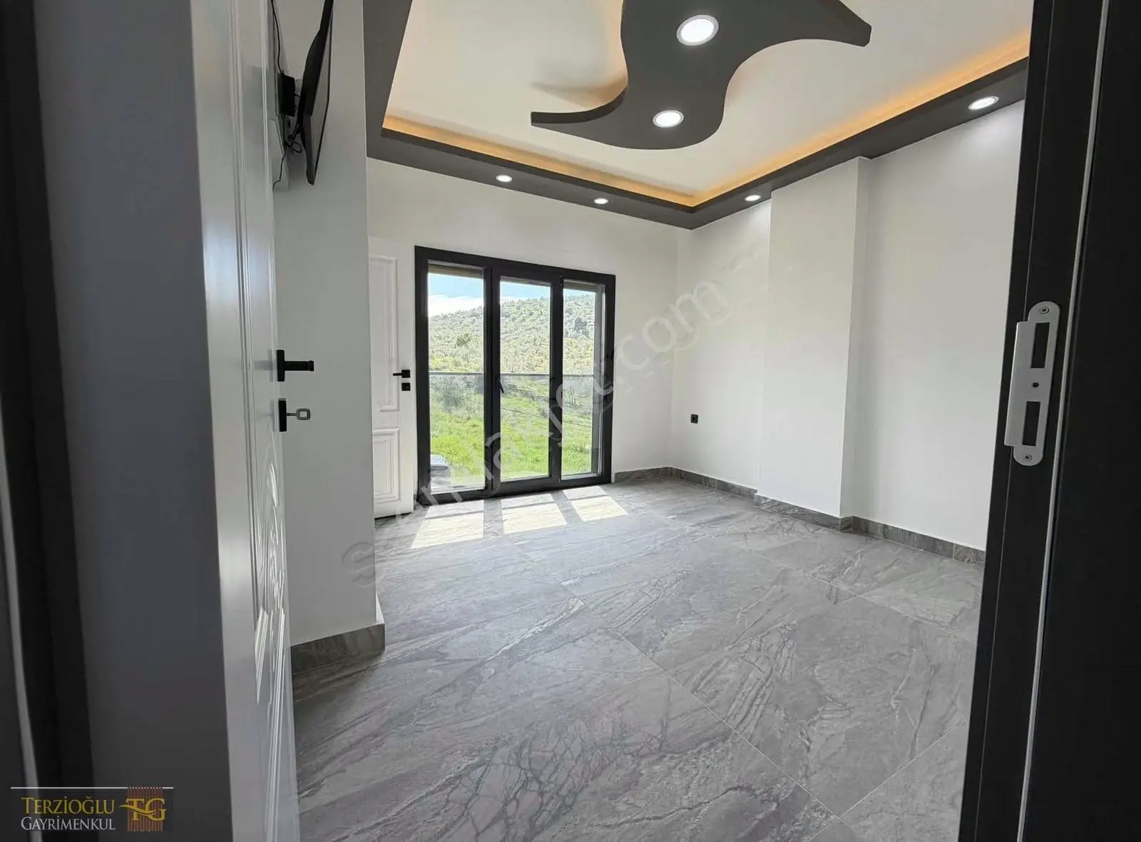 Terzioğlu'ndan Burhaniye İskelede Deniz Manzaralı Deluxe4+1villa - Görsel 4