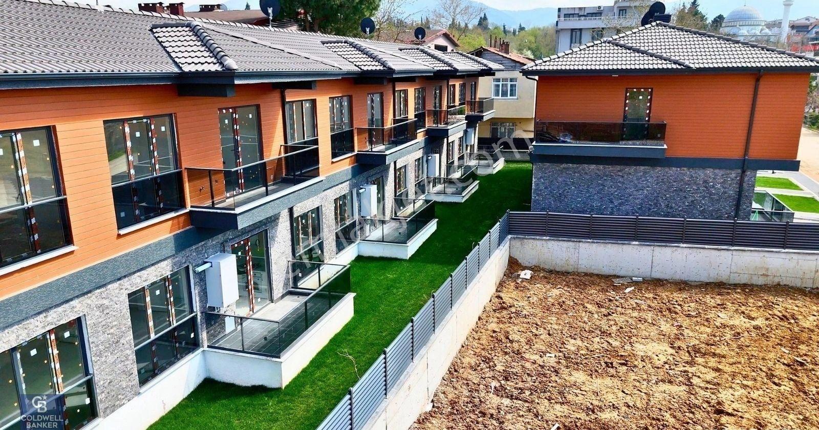 Başiskele Sahilde Harika Lokasyonda Satılık 3+1 Lüks Villa