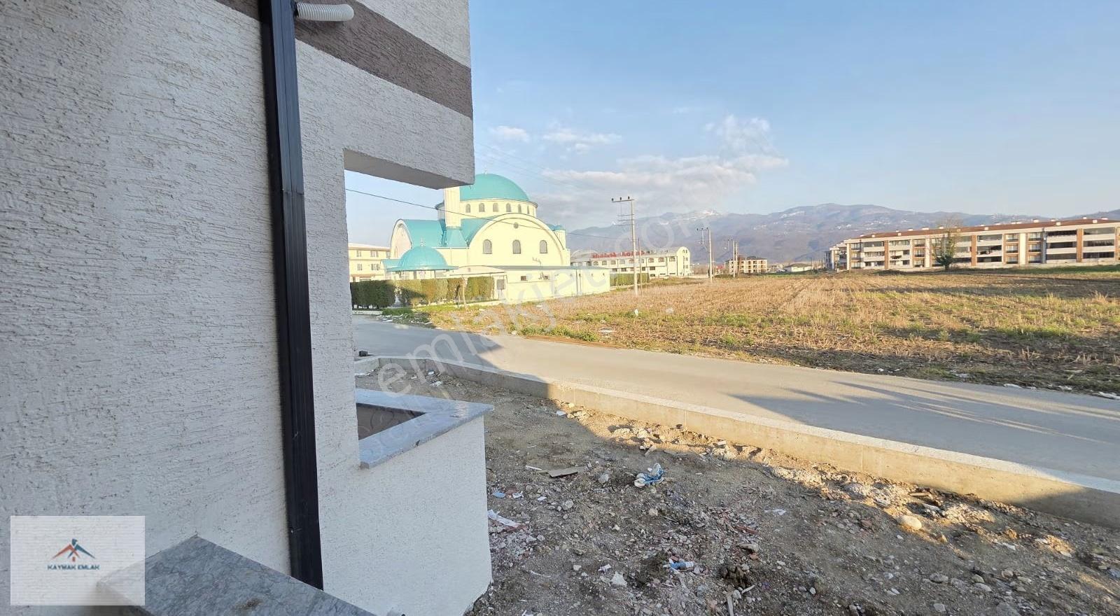 Kaymak Emlaktan Merkezi Konumda Yüksek Giriş Sıfır Kiralık Daire - Görsel 2
