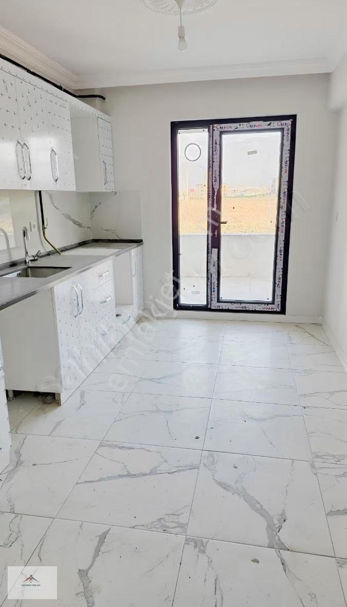 Kaymak Emlaktan Merkezi Konumda Yüksek Giriş Sıfır Kiralık Daire - Görsel 3